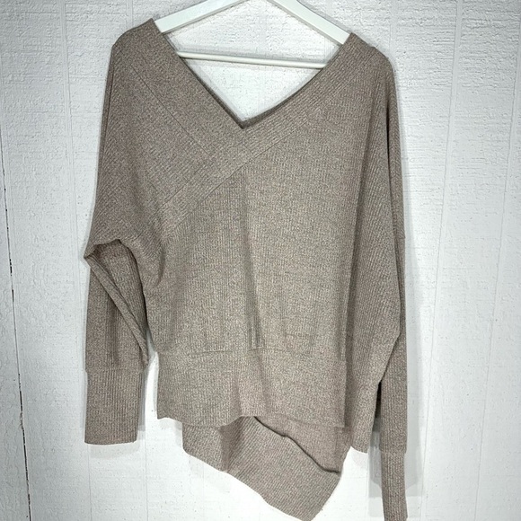 Stella & Dot asymmetrical v neck sweater size S - Picture 2 of 9